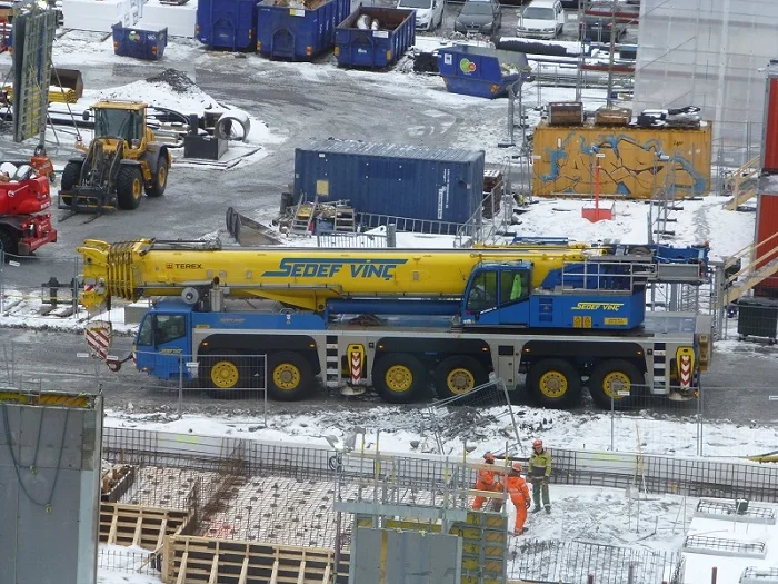 Demag AC 300 mobil vinç